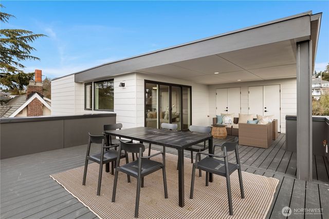 2558 30th Avenue W, Seattle, WA 98199