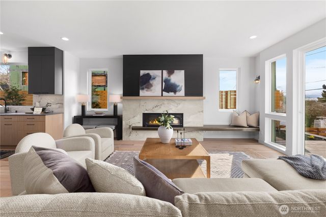 2558 30th Avenue W, Seattle, WA 98199