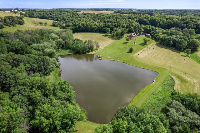 S1555 Farra Road, La Valle, WI 53941