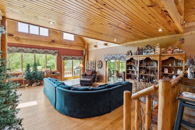 S1555 Farra Road, La Valle, WI 53941