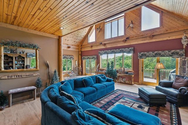 S1555 Farra Road, La Valle, WI 53941