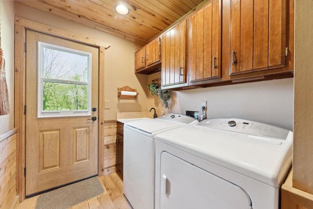 S1555 Farra Road, La Valle, WI 53941