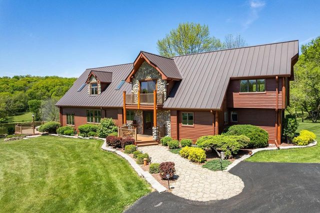 S1555 Farra Road, La Valle, WI 53941