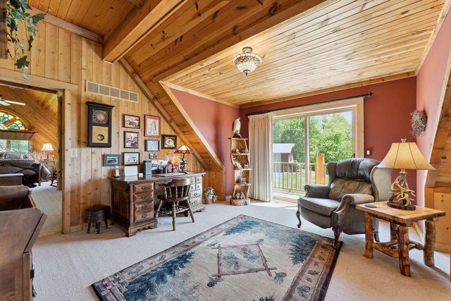 S1555 Farra Road, La Valle, WI 53941