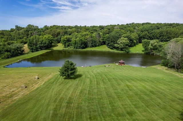 S1555 Farra Road, La Valle, WI 53941