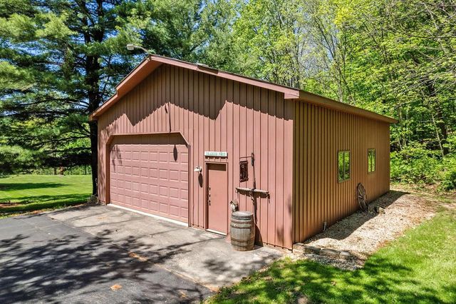S1555 Farra Road, La Valle, WI 53941