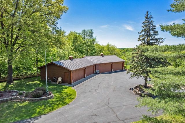 S1555 Farra Road, La Valle, WI 53941
