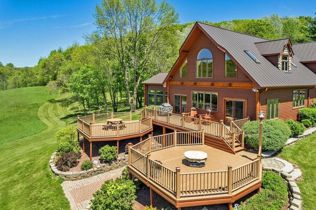 S1555 Farra Road, La Valle, WI 53941