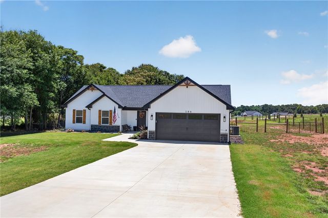 106 Bolt Road, Townville, SC 29689
