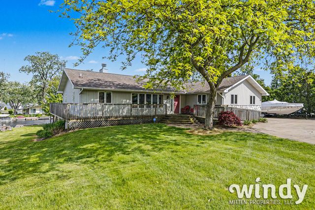 5005 Shoreview Drive, Coloma Twp, MI 49038