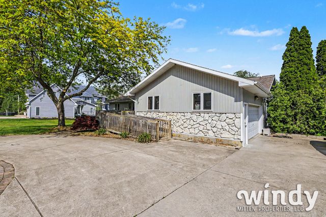 5005 Shoreview Drive, Coloma Twp, MI 49038