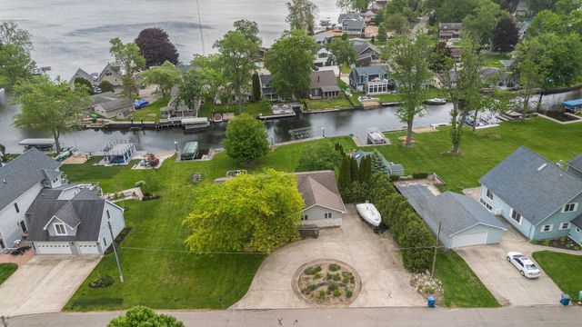 5005 Shoreview Drive, Coloma Twp, MI 49038
