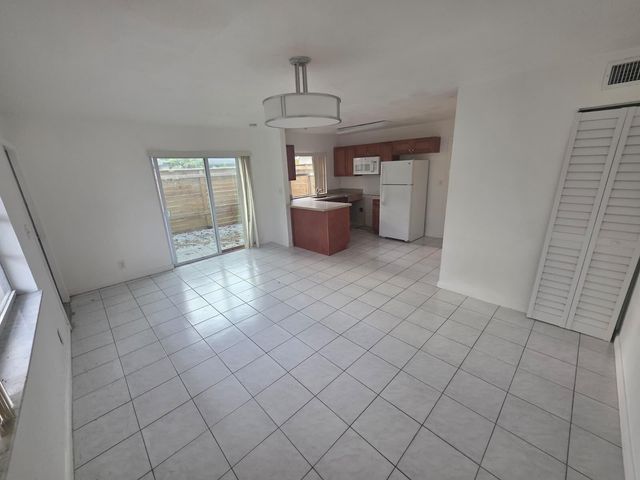 3103 NW 3rd Avenue, Pompano Beach, FL 33064