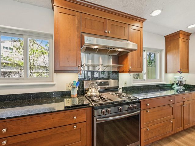 310 Whitecap Drive, El Lago, TX 77586