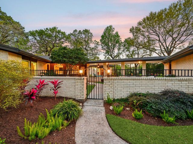 310 Whitecap Drive, El Lago, TX 77586