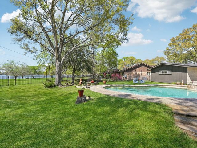 310 Whitecap Drive, El Lago, TX 77586