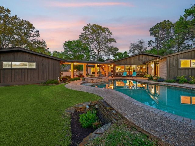 310 Whitecap Drive, El Lago, TX 77586