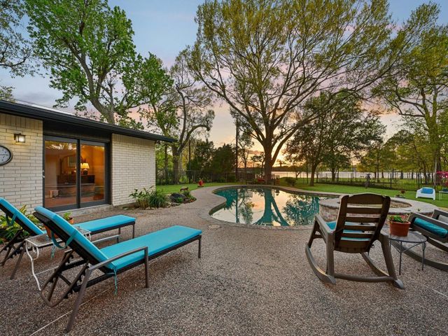 310 Whitecap Drive, El Lago, TX 77586