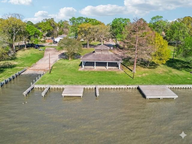 310 Whitecap Drive, El Lago, TX 77586