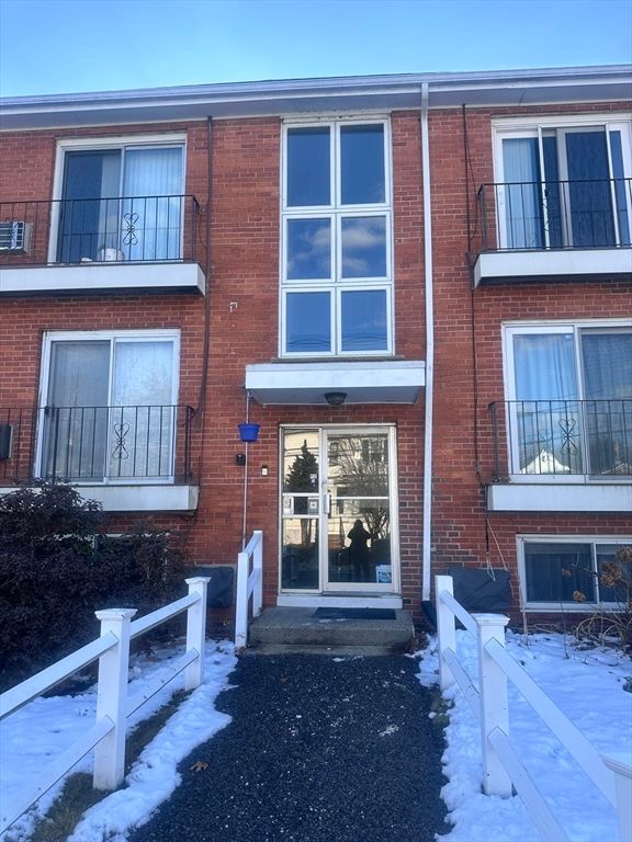 7 Endicott 2, Norwood, MA 02062