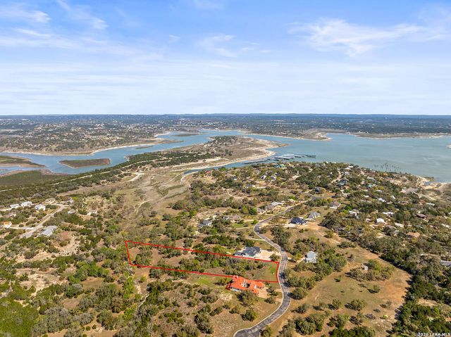 925 Kings Cove Drive, Canyon Lake, TX 78133