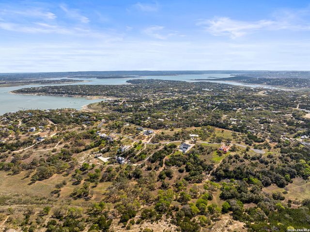 925 Kings Cove Drive, Canyon Lake, TX 78133