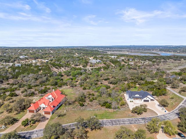 925 Kings Cove Drive, Canyon Lake, TX 78133