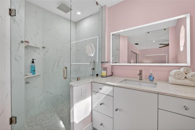 261 NE 16th Pl 303, Fort Lauderdale, FL 33305