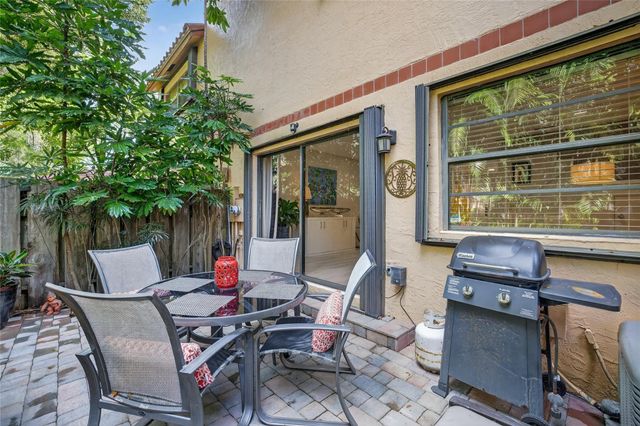 261 NE 16th Pl 303, Fort Lauderdale, FL 33305