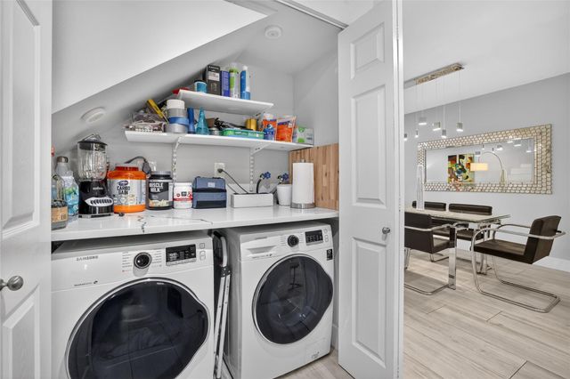 261 NE 16th Pl 303, Fort Lauderdale, FL 33305