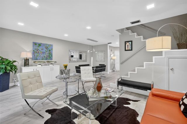 261 NE 16th Pl 303, Fort Lauderdale, FL 33305