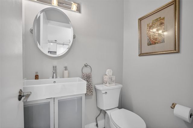 261 NE 16th Pl 303, Fort Lauderdale, FL 33305