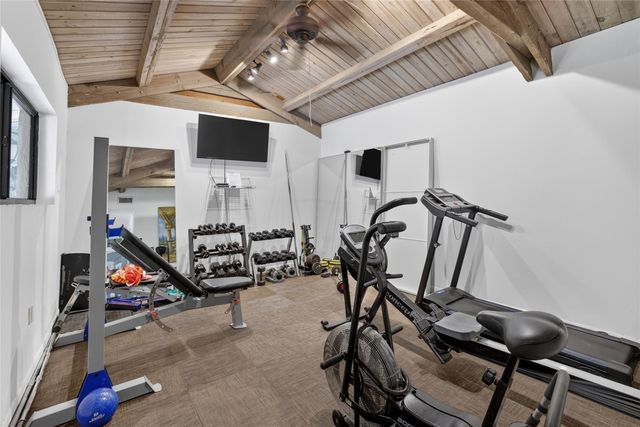 261 NE 16th Pl 303, Fort Lauderdale, FL 33305