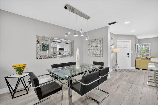 261 NE 16th Pl 303, Fort Lauderdale, FL 33305