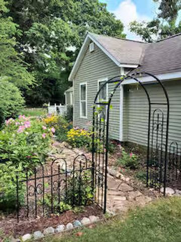 524 Hickory Street, Milford Vlg, MI 48381