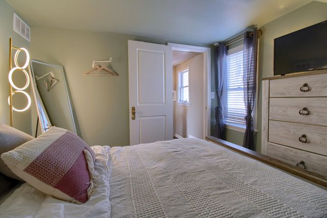 524 Hickory Street, Milford Vlg, MI 48381