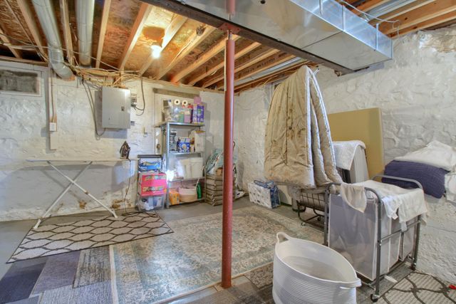 524 Hickory Street, Milford Vlg, MI 48381