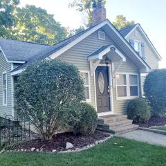 524 Hickory Street, Milford Vlg, MI 48381