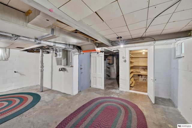 1439 Phelps Street, Omaha, NE 68107