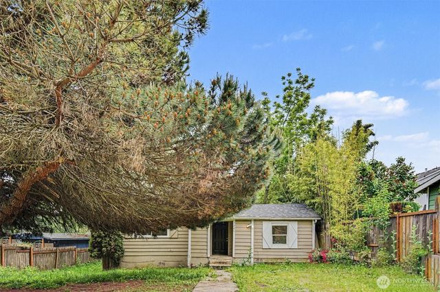 1207 SW cambridge Street, Seattle, WA 98106