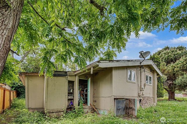 1207 SW cambridge Street, Seattle, WA 98106