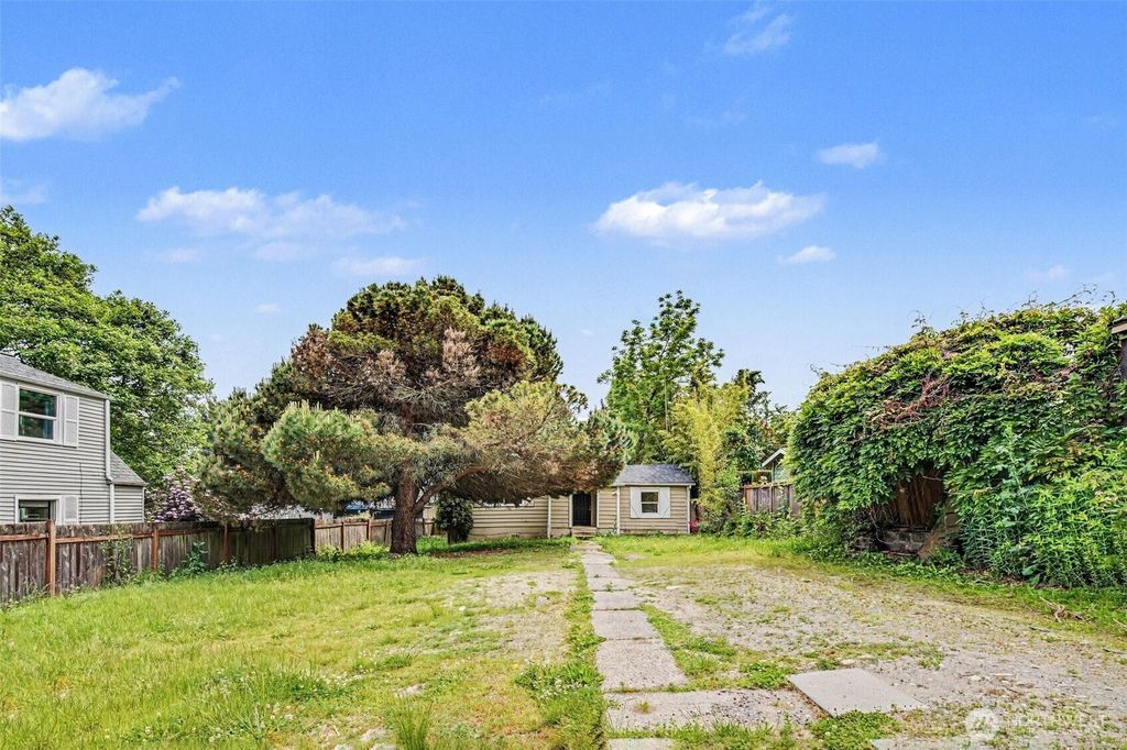 1207 SW cambridge Street, Seattle, WA 98106