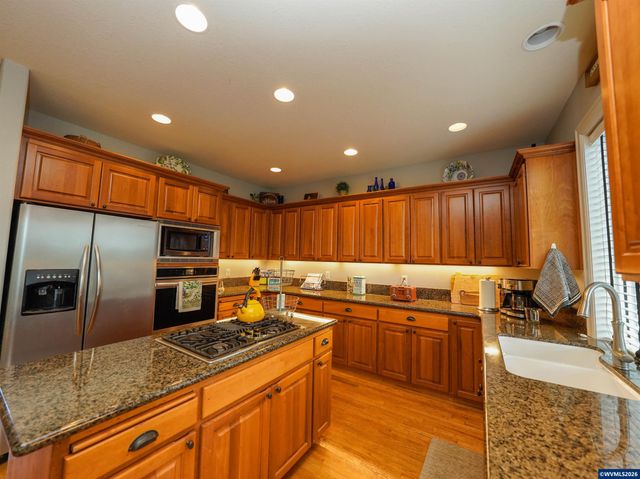 5549 Bellflower Ct SE, Salem, OR 97306