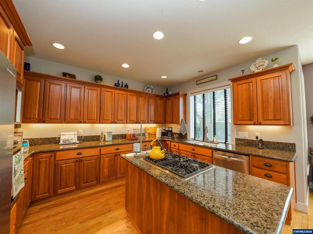 5549 Bellflower Ct SE, Salem, OR 97306