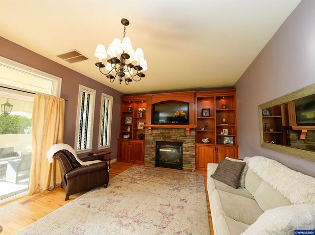 5549 Bellflower Ct SE, Salem, OR 97306