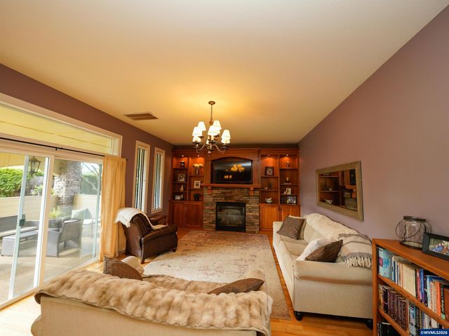 5549 Bellflower Ct SE, Salem, OR 97306