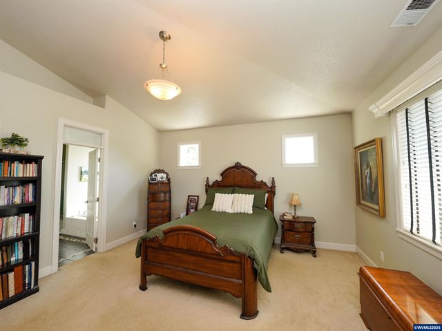 5549 Bellflower Ct SE, Salem, OR 97306