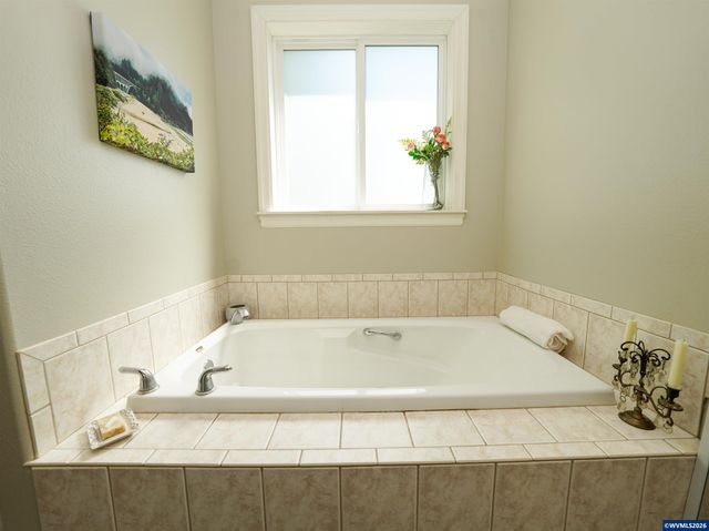 5549 Bellflower Ct SE, Salem, OR 97306