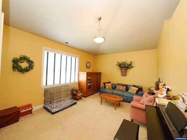 5549 Bellflower Ct SE, Salem, OR 97306