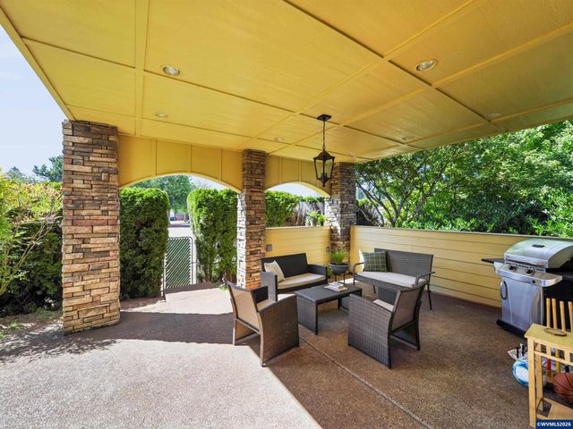 5549 Bellflower Ct SE, Salem, OR 97306